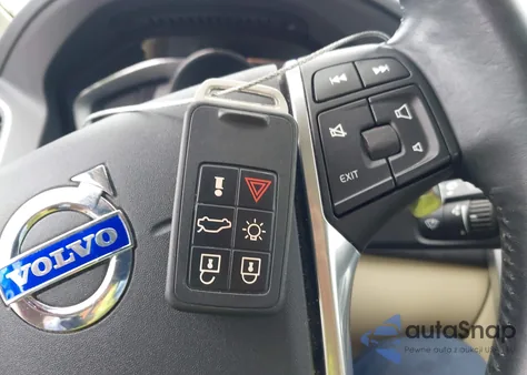 2014 Volvo Xc60 T6 from USA, damaged, VIN YV4902DZ3E2503820